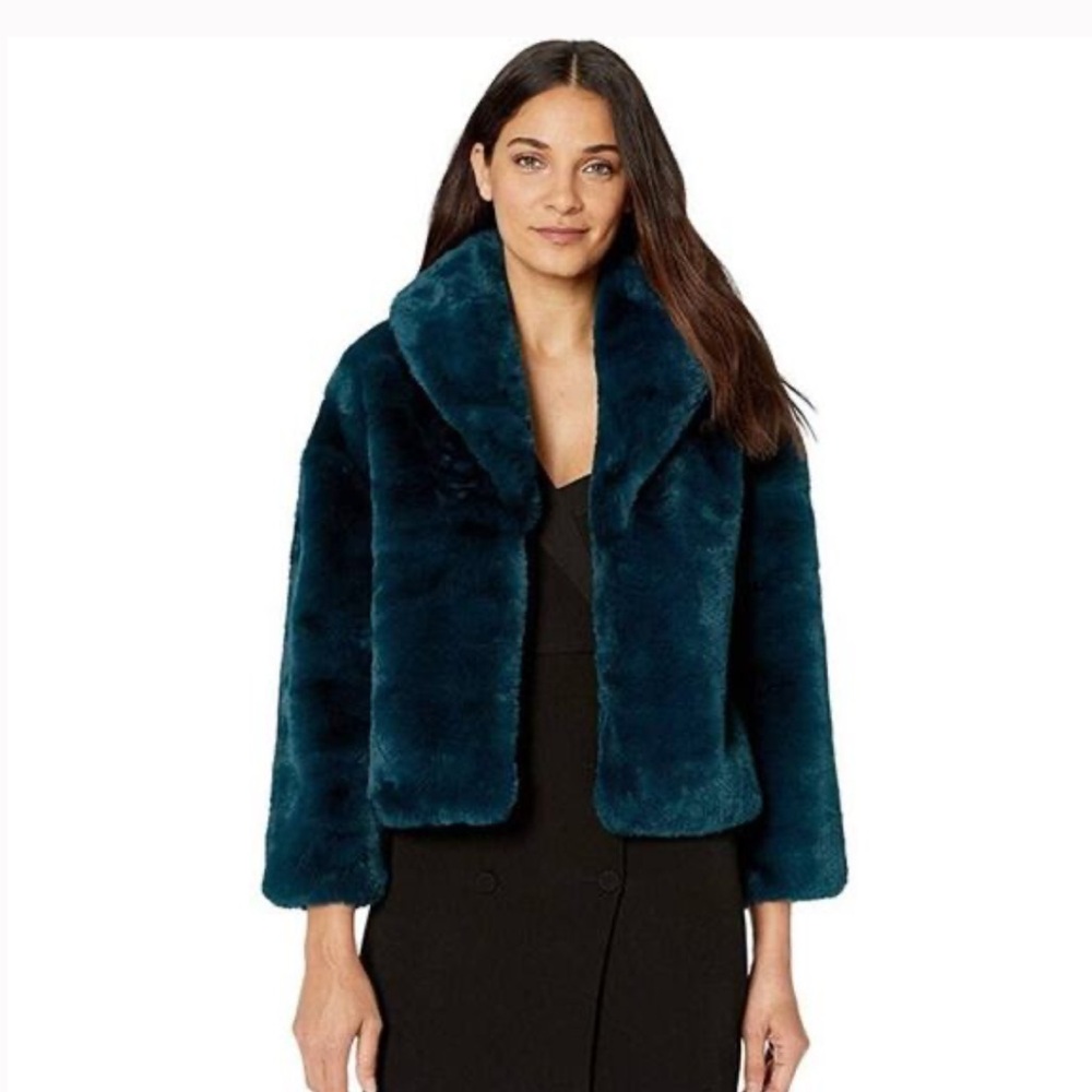 NWT Love Token Tiara Plush Faux Fur Shawl Collar Coat - Size Small